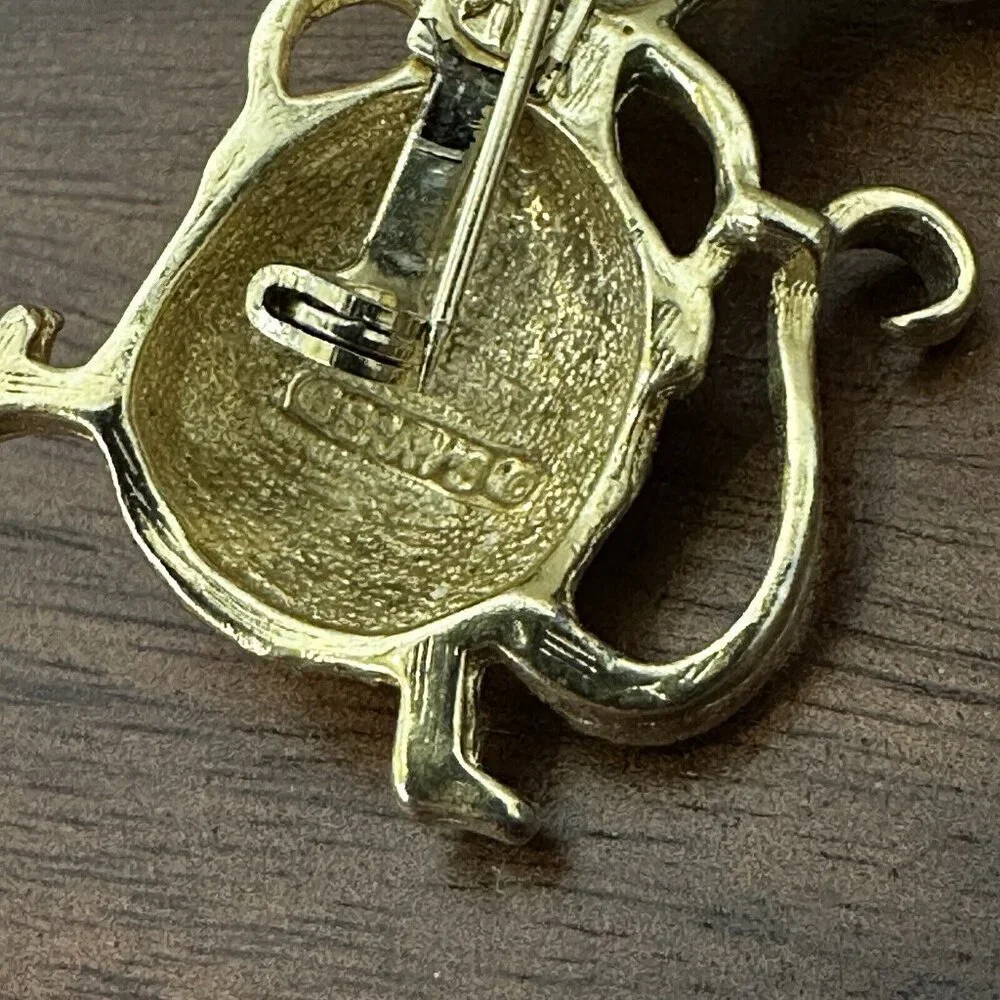 Vintage Gerry's Mouse Brooch 1970s Pin Gold Tone Pendant‎ Signed